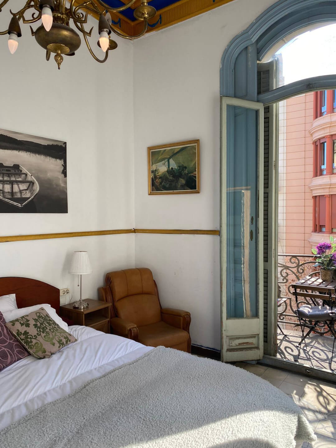 Apartments and private rooms in Barcelona