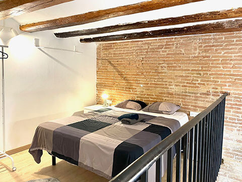 Apartments and private rooms in Barcelona